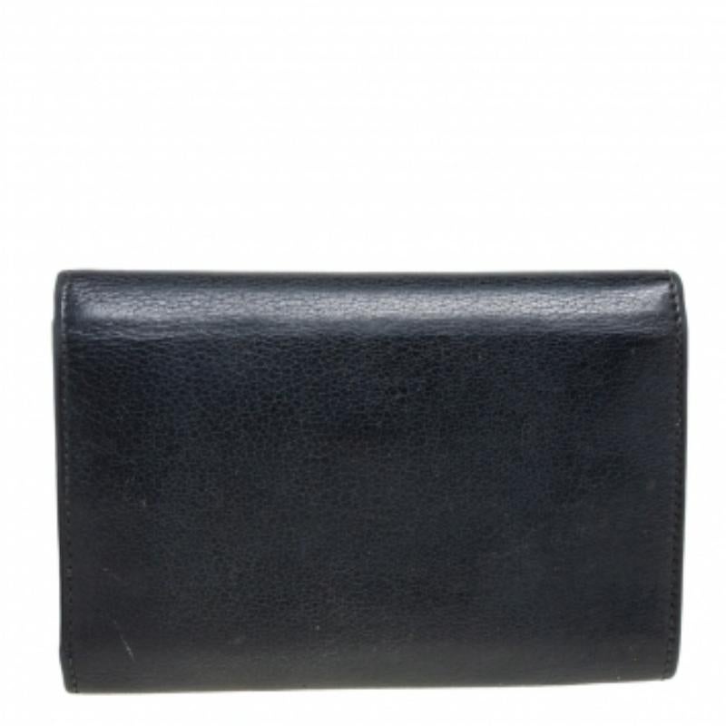 Portefeuille triple en cuir noir de Gucci en vente 5