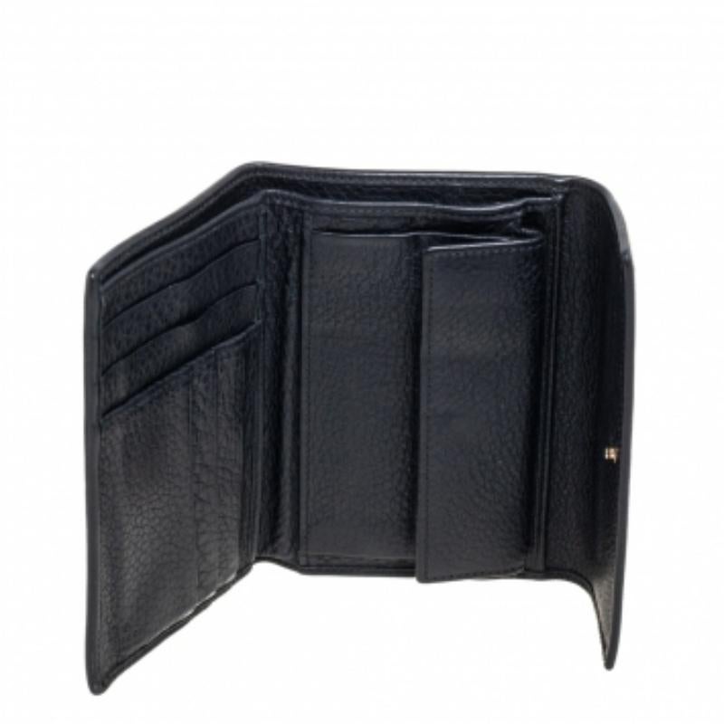 Portefeuille triple en cuir noir de Gucci en vente 2