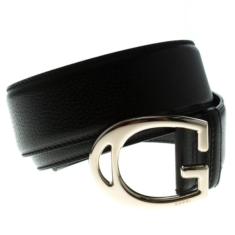 Accessorise with panache using this black G Buckle Belt by Gucci. Made in Italy, the piece is crafted from leather in a beautiful black hue and completed with the well-known G buckle in gold-tone.

Includes: Original Dustbag,Original Box


