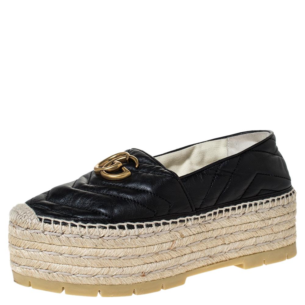 To elevate your style, Gucci brings you this pair of espadrilles that speak nothing but luxury. They've been crafted from Matelasse leather and detailed with the GG logo on the uppers. The comfort-filled flats are easy to slip on and they are just