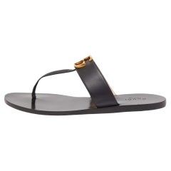 Gucci Black Leather GG Marmont Thong Flats 