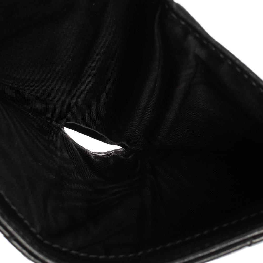 Gucci Black Leather GG Marmont Trifold Wallet In Good Condition In Dubai, Al Qouz 2