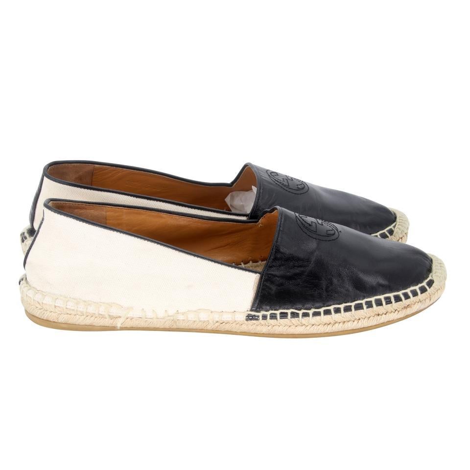 Gucci Schwarze flache Espadrille 39,5 aus Leder mit Gg-Monogramm Damen im Angebot