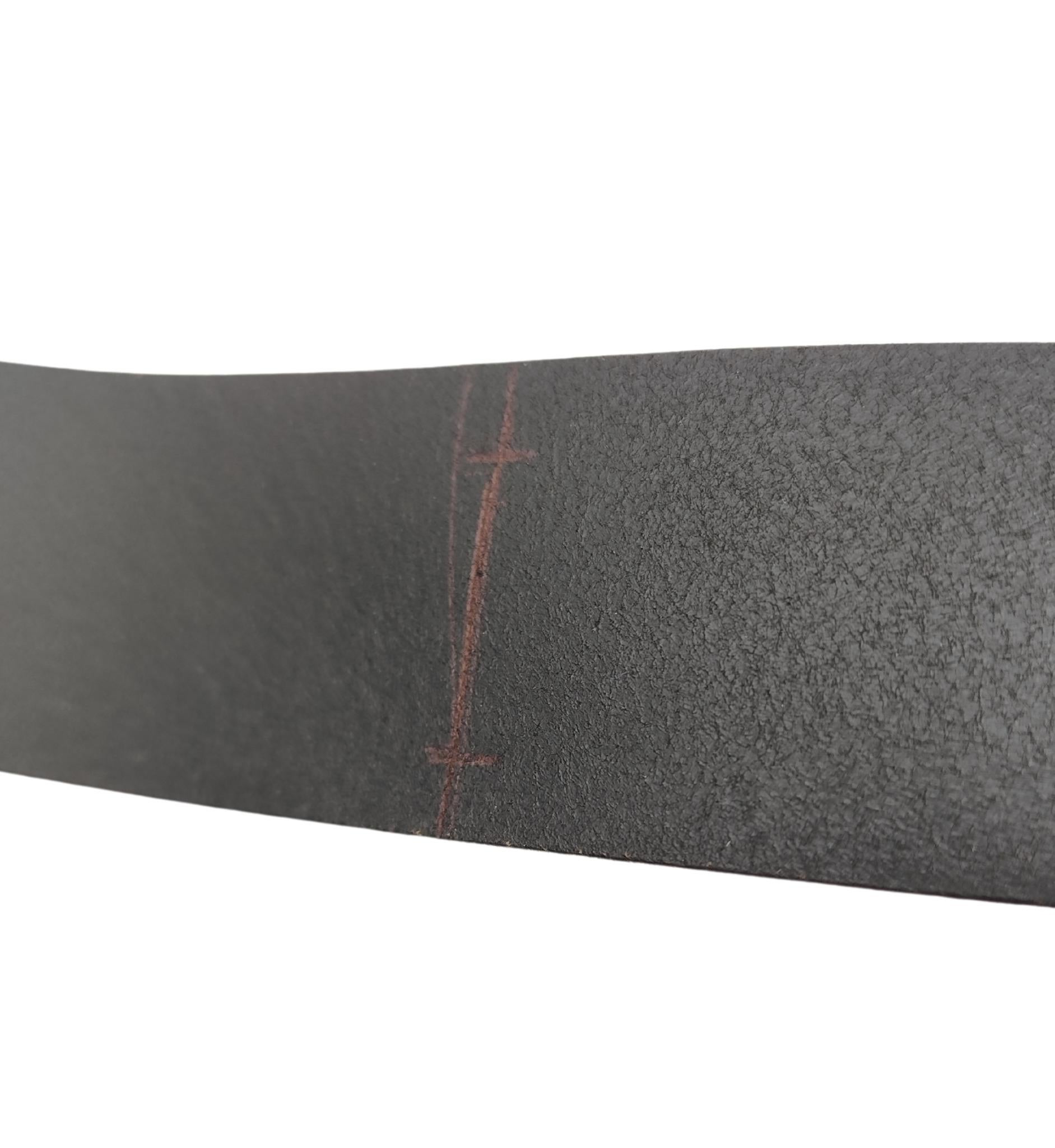 Gucci black leather golden metal engraved logo belt For Sale 9