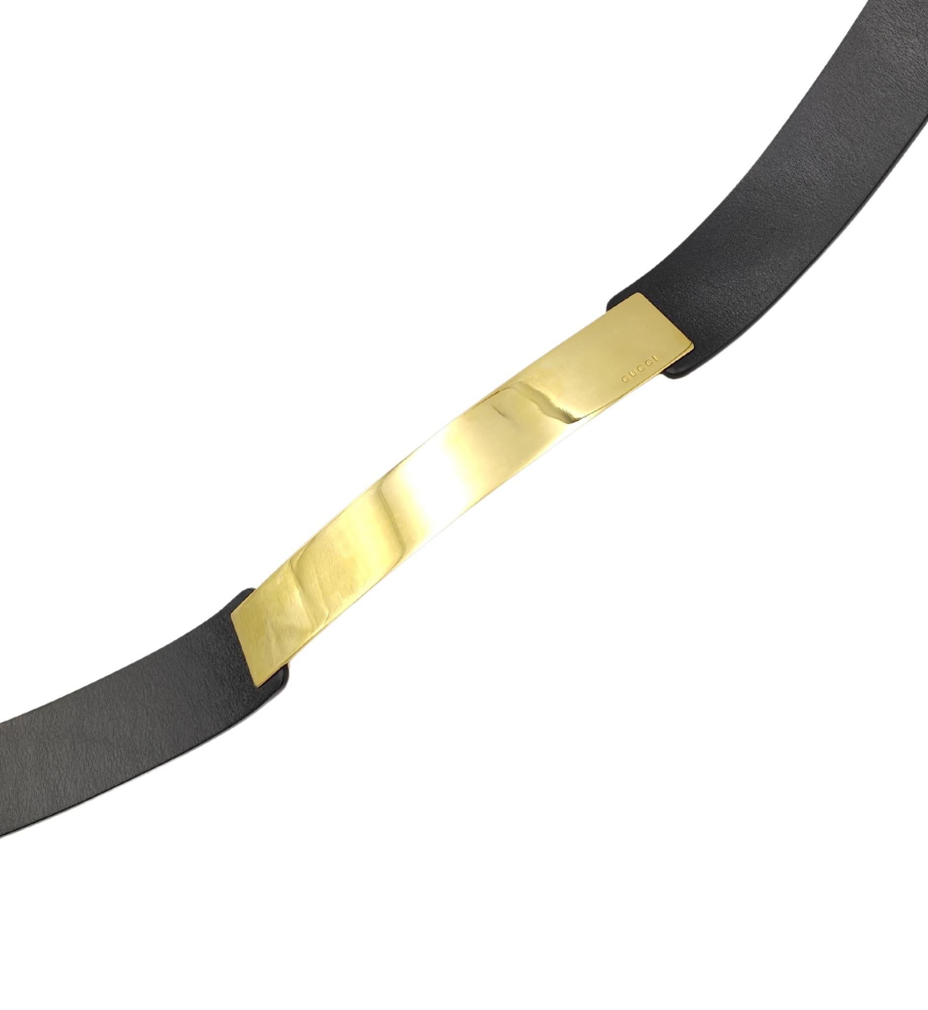 Gucci black leather golden metal engraved logo belt For Sale 2