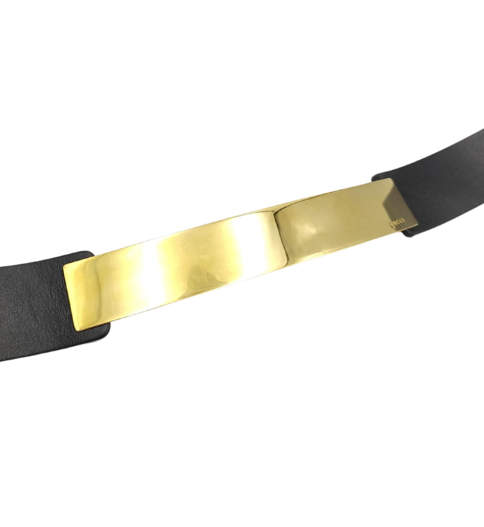 Gucci black leather golden metal engraved logo belt For Sale 3