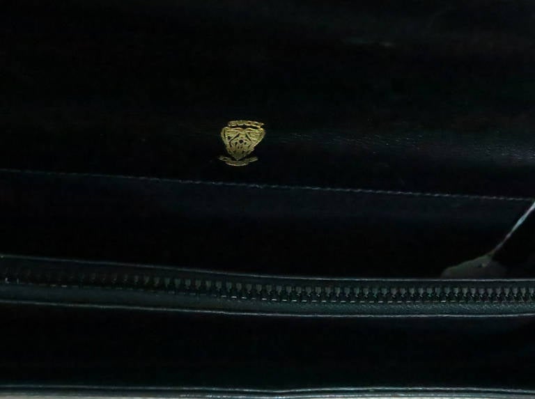 Women's Gucci black leather handbag