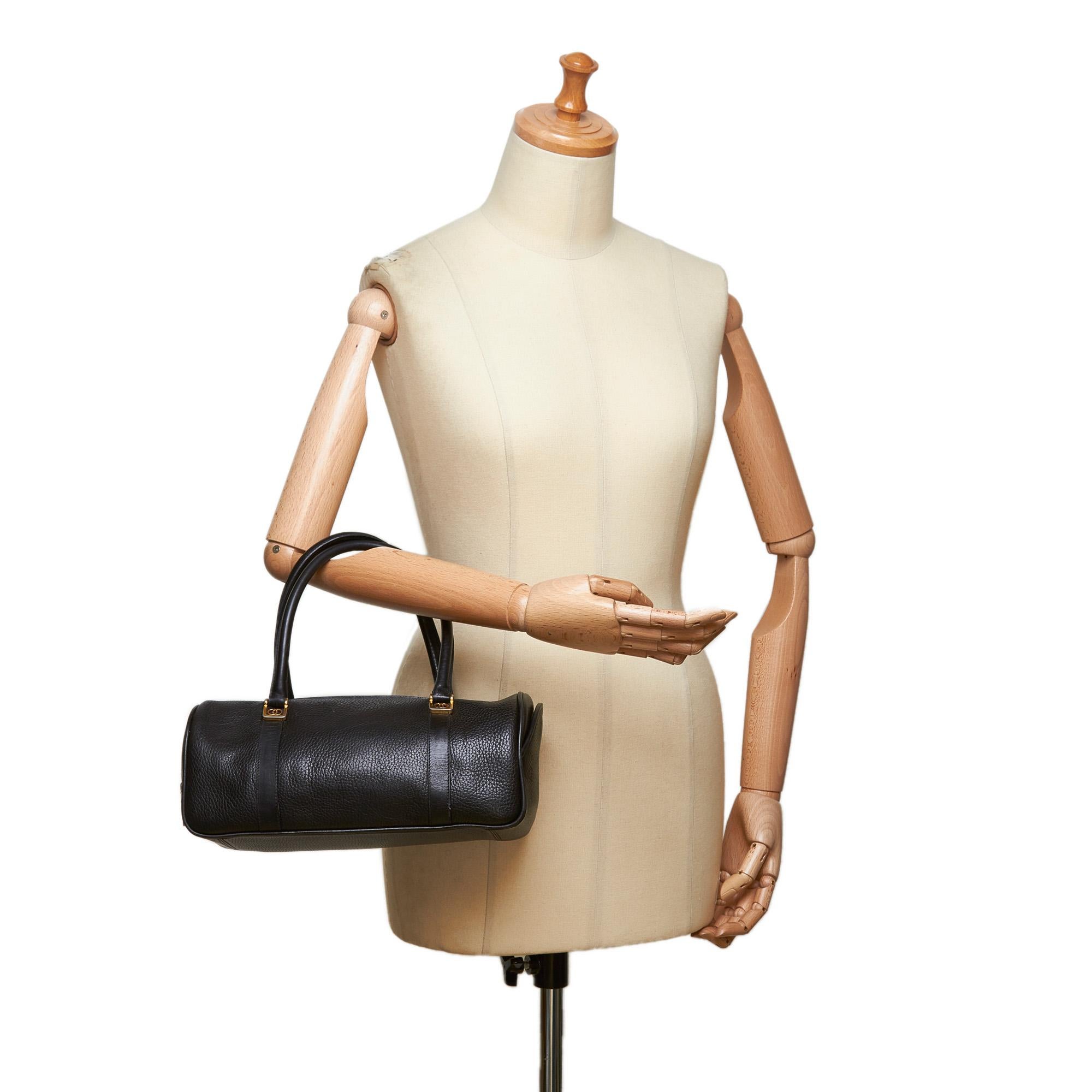 Gucci Black Leather Handbag For Sale 5