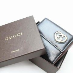 Gucci Black Leather Heart Logo Compact 871279 Wallet