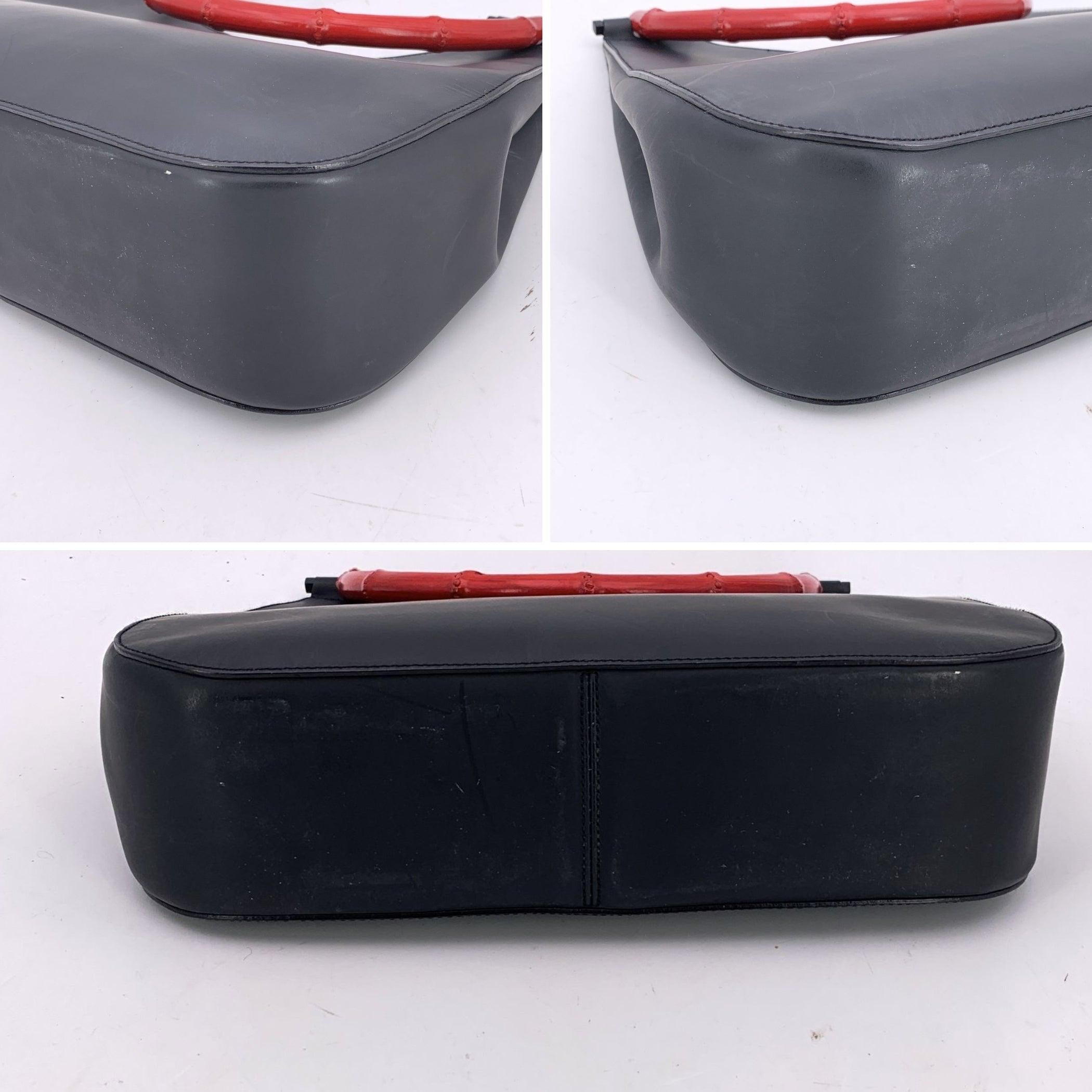 Gucci Borsa Hobo in pelle nera con manico in bambù rosso in vendita 1