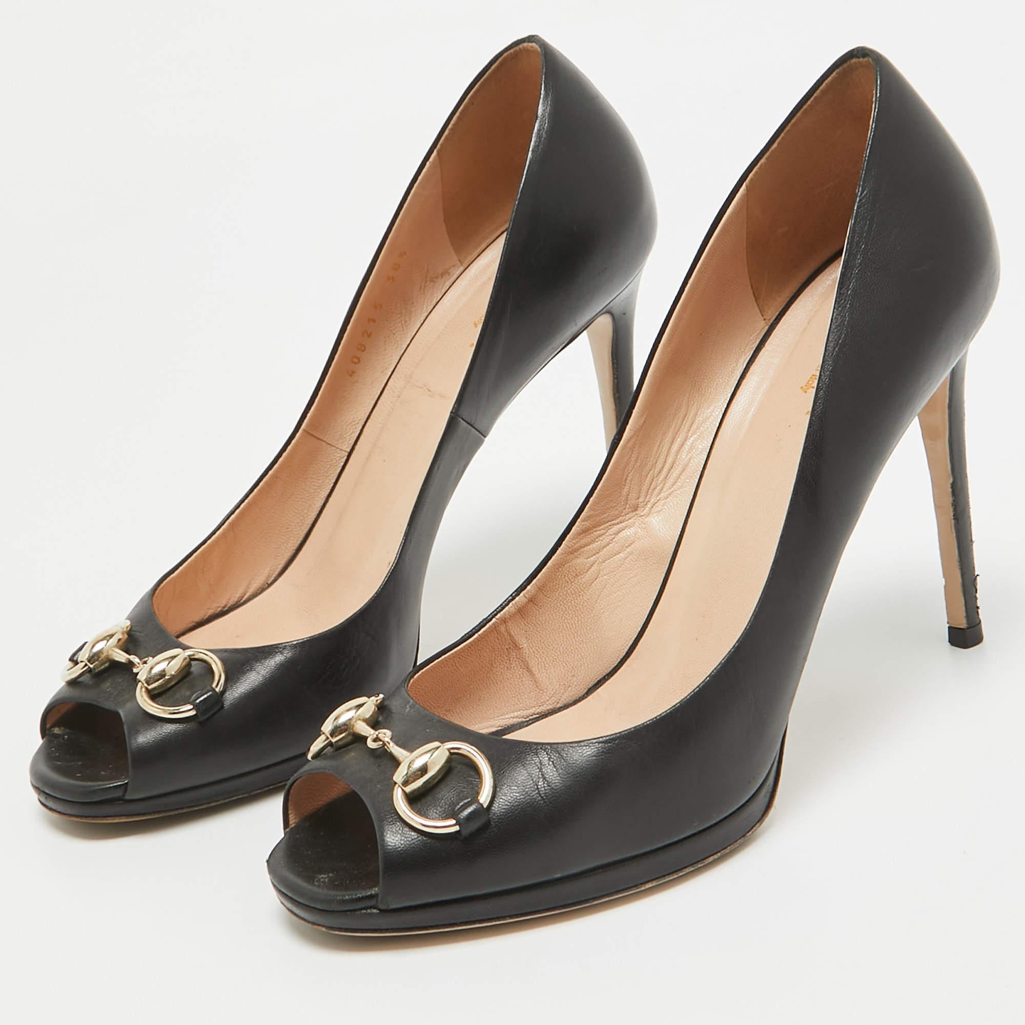 Eleganza e femminilità, queste décolleté hanno una silhouette chic e un design accattivante. Potete indossare queste décolleté per un look elegante.