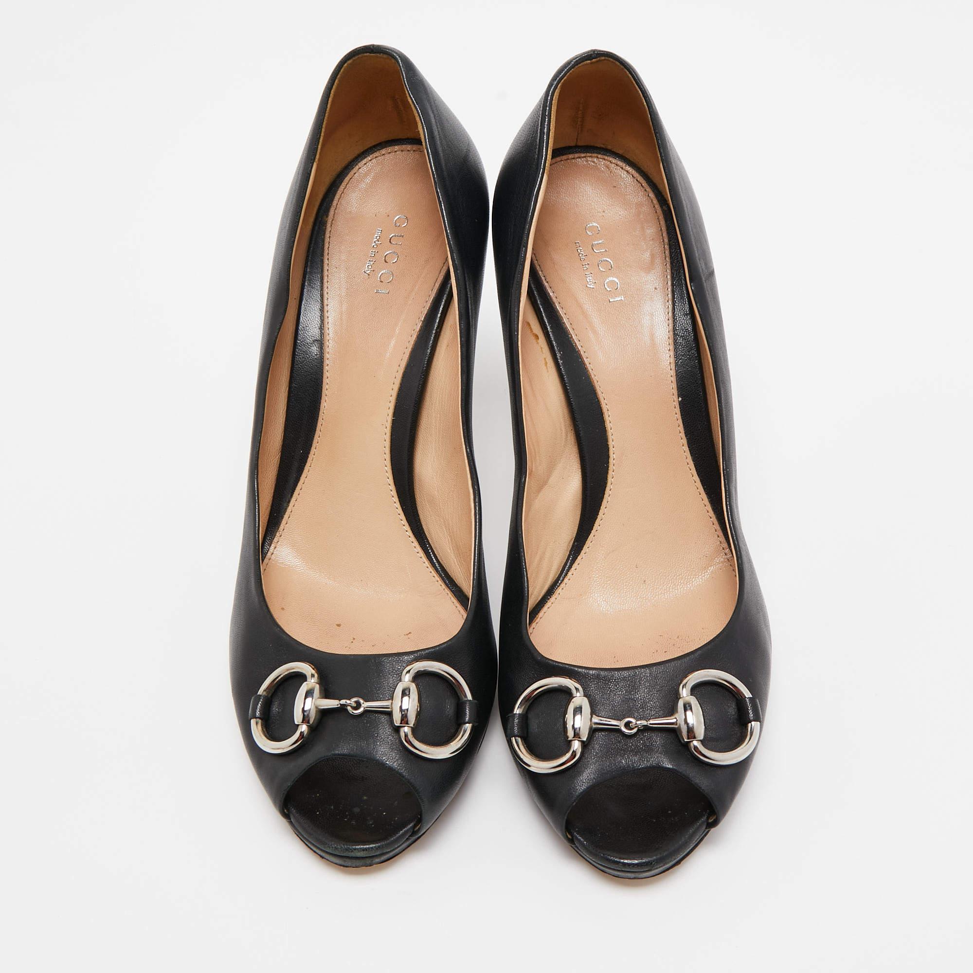 Gucci Black Leather Hollywood Pumps Size 39 In Good Condition For Sale In Dubai, Al Qouz 2