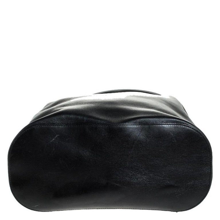 Gucci Black Leather Hoop Handle Bucket Bag For Sale at 1stDibs