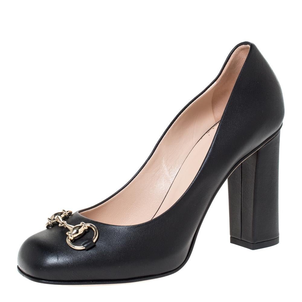 Grace and poise will all come naturally to you when you step out in this pair of pumps from Gucci. Crafted from black leather, the square-toe pumps have been styled with 10 cm block heels and the iconic Horsebit detail on the uppers. They are