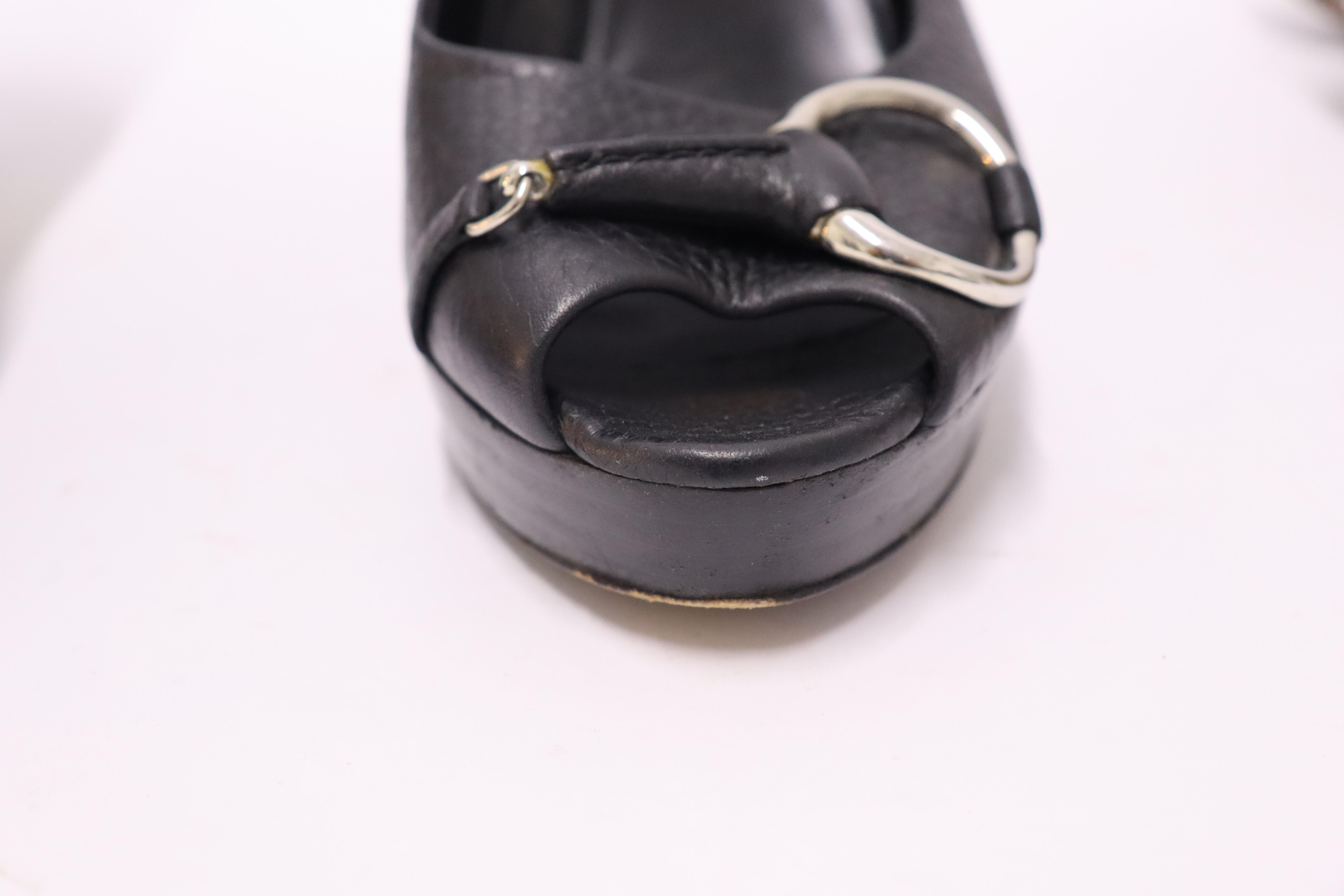 Gucci Black Leather Horsebit Detail Peep Toe Platform Pumps Size EU 38 For Sale 2