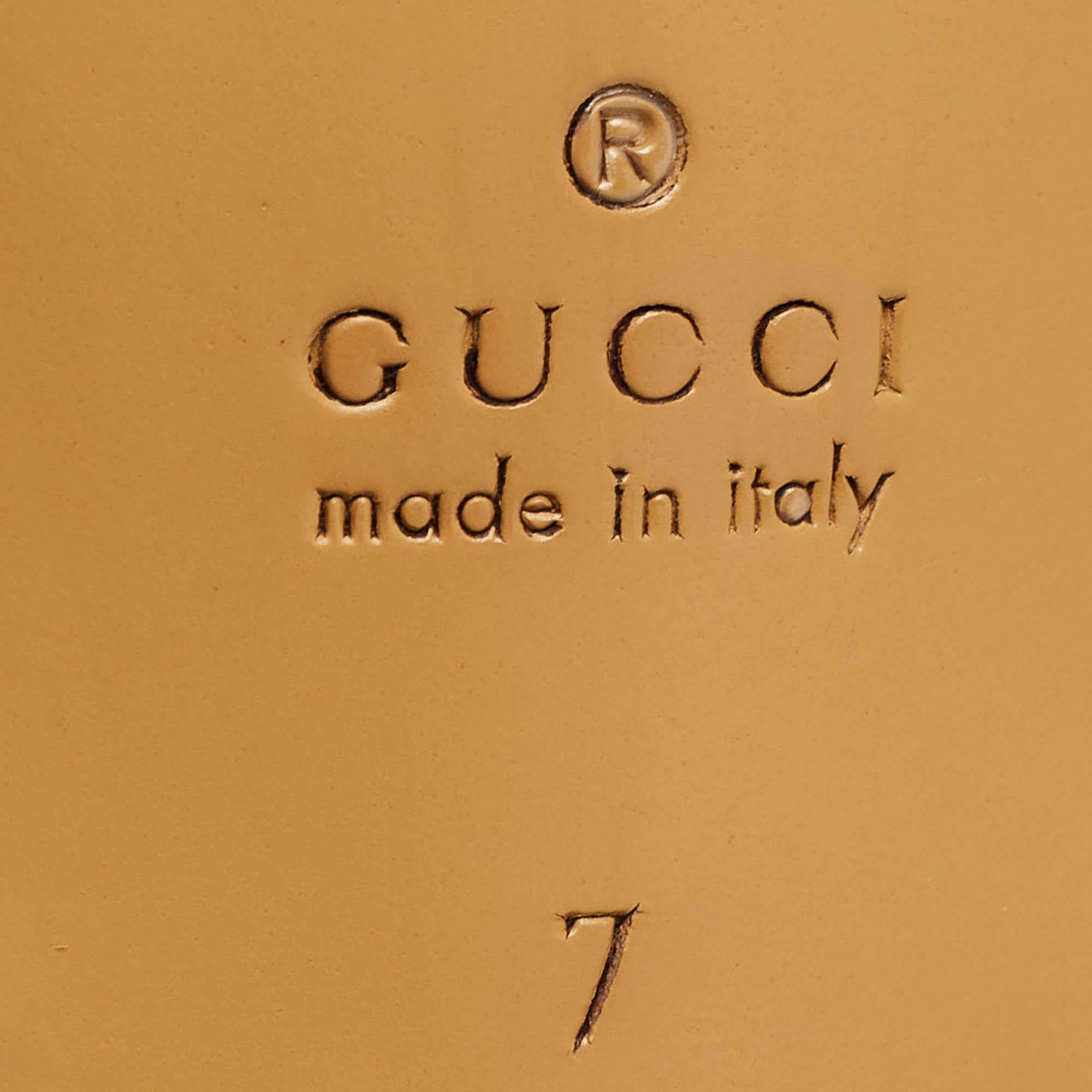 Gucci Horsebit klappbare Loafers aus schwarzem Leder, Größe 41 im Angebot 3