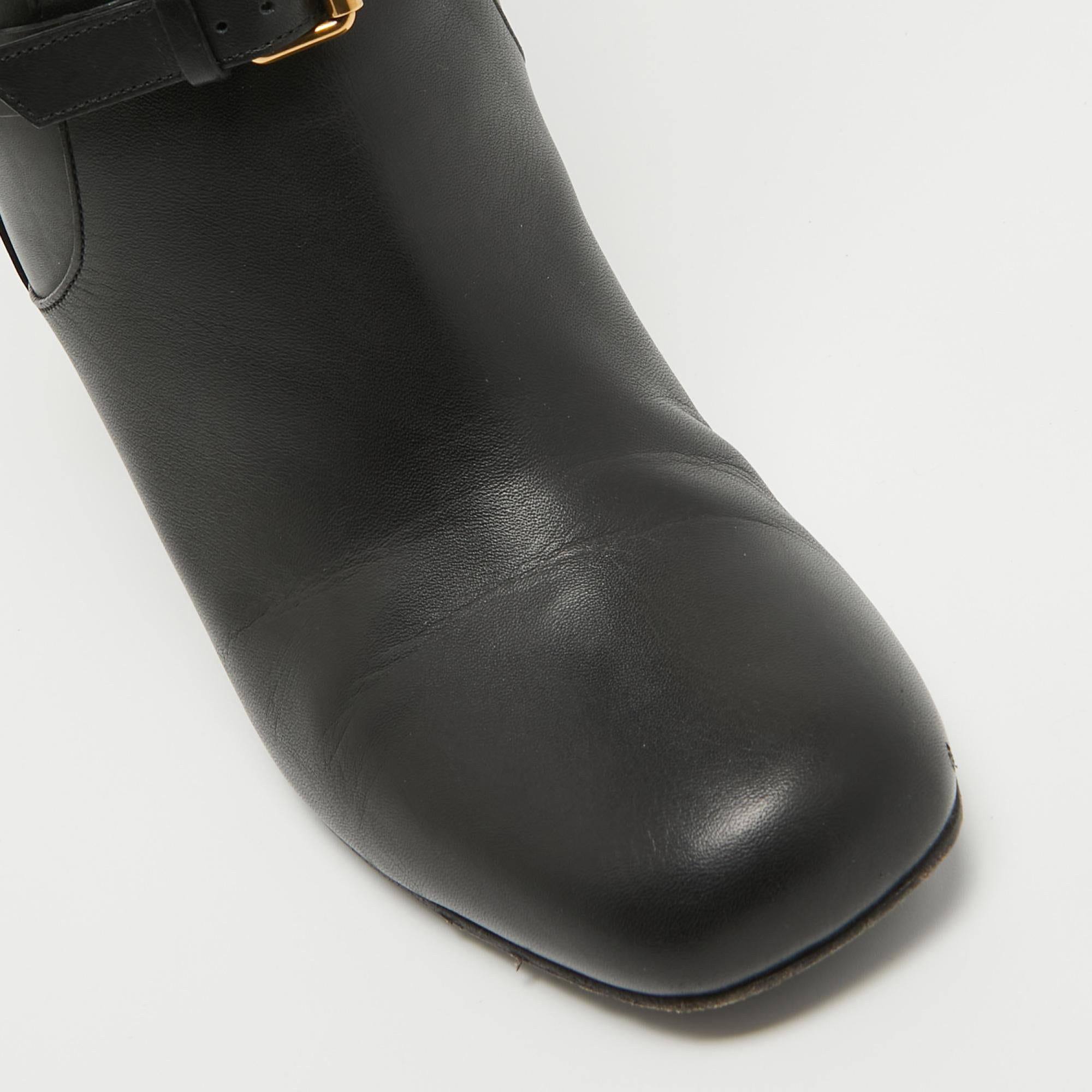 Gucci Black Leather Horsebit Knee Length Boots Size 36.5 For Sale 3