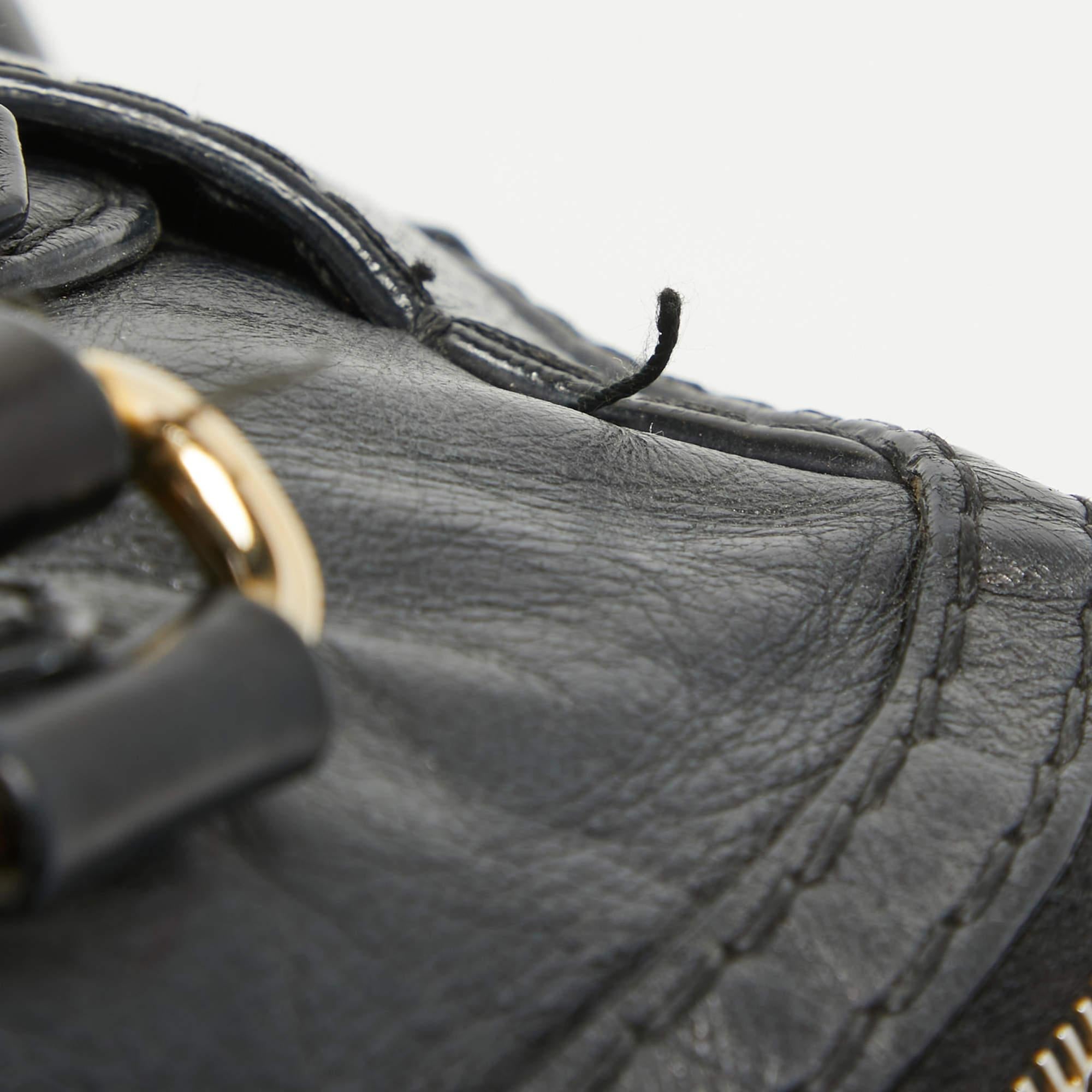 Gucci Black Leather Horsebit Nail Shoulder Bag For Sale 14