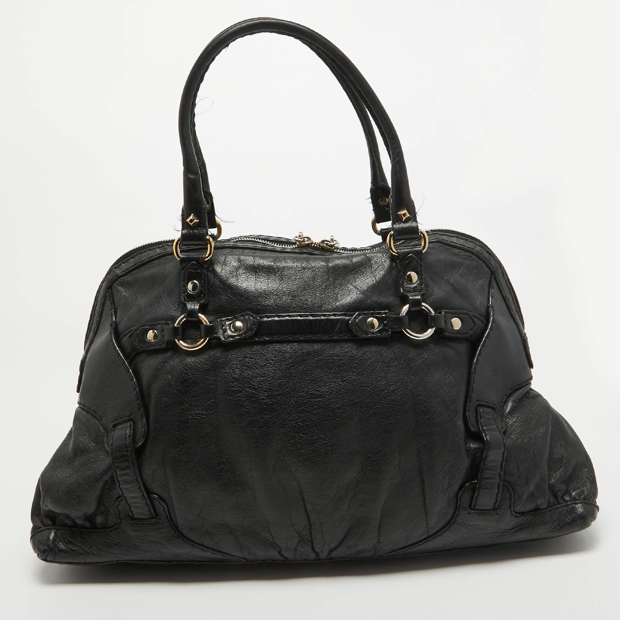 If you are looking for something that reflects chic and luxury, then this bag is a perfect choice. Crafted from premium materials, it can be conveniently carried around, and its interior is spaciously sized to house your belongings with
