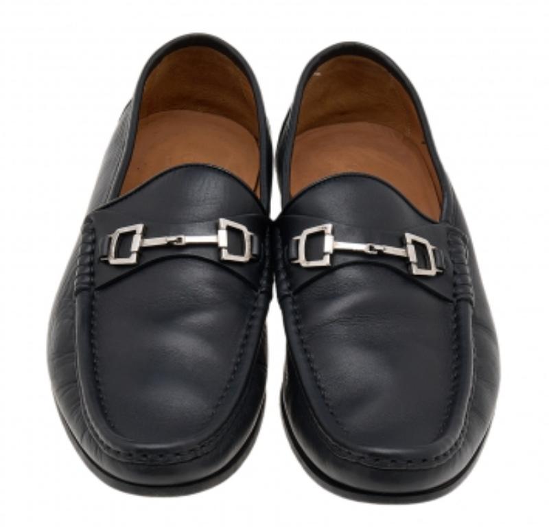 Gucci Black Leather Horsebit Slip On Loafers Size 42.5 In Good Condition For Sale In Dubai, Al Qouz 2