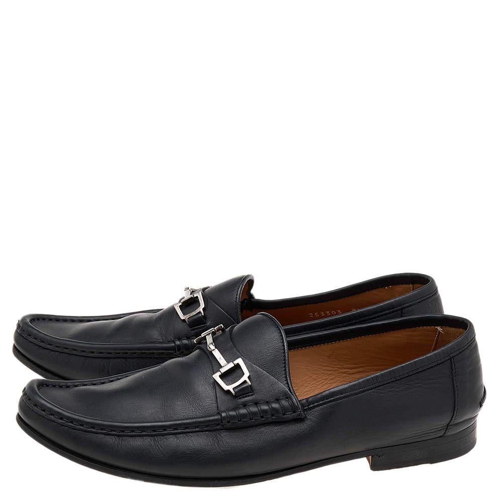 Gucci Black Leather Horsebit Slip On Loafers Size 42.5 In Good Condition For Sale In Dubai, Al Qouz 2