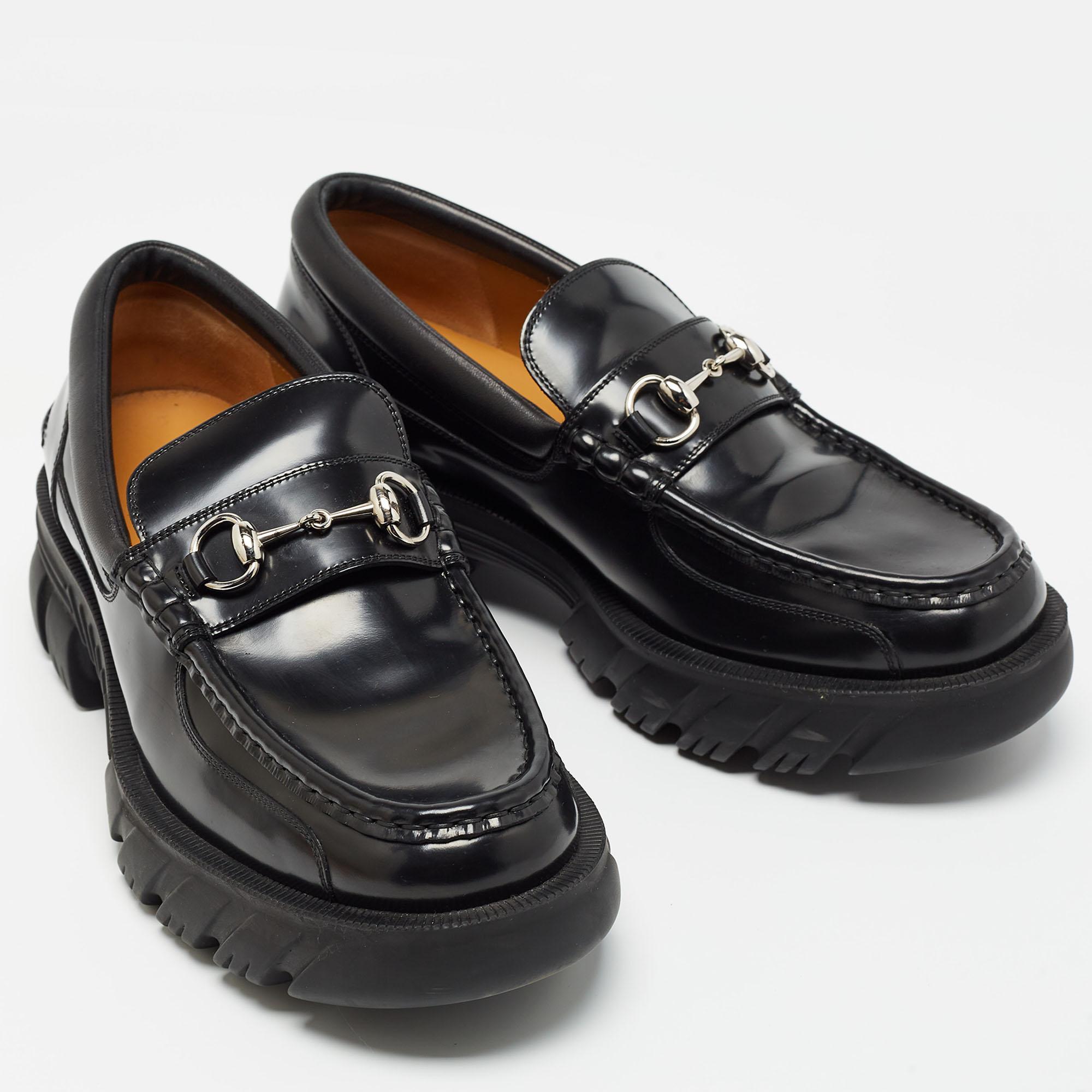 Gucci Black Leather Horsebit Slip On Loafers Size 44.5 In Good Condition For Sale In Dubai, Al Qouz 2