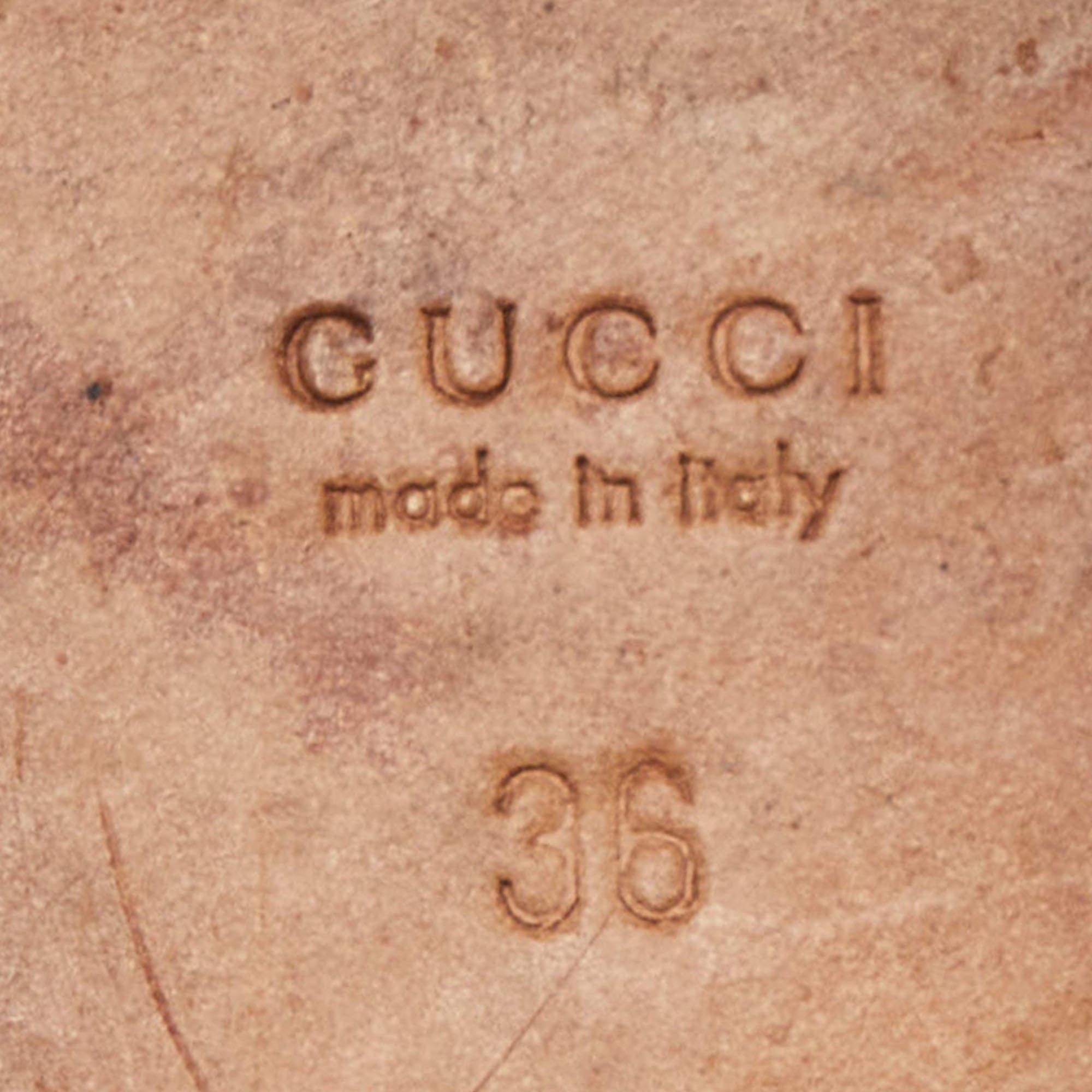 Gucci - Sandales plates en cuir noir à bride en forme de cheval - Taille 36 en vente 3