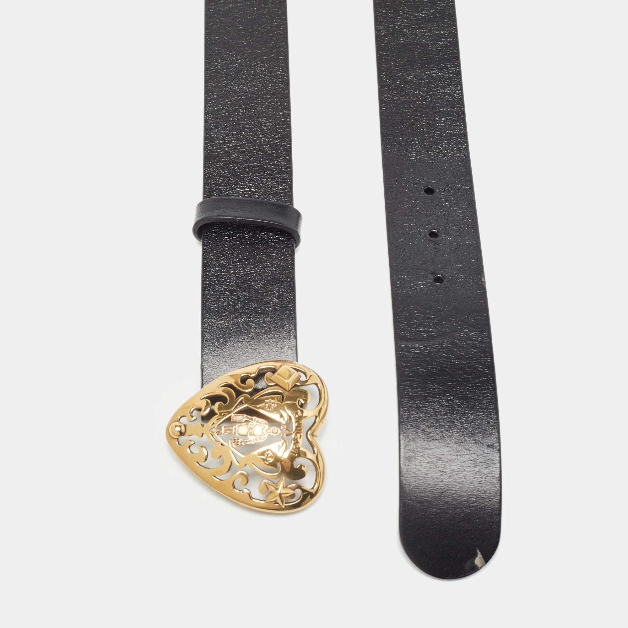 A classic add on to your collection of belts is this designer piece. Cut to a convenient length the belt has a smooth finish and a sturdy built. It will continually complement your style.
