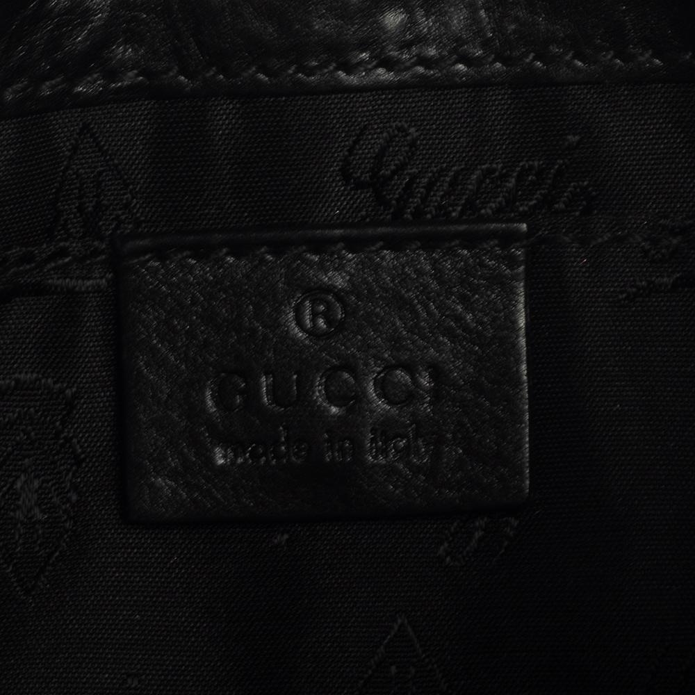 Gucci Black Leather Hysteria Studded Wristlet Clutch In Good Condition In Dubai, Al Qouz 2
