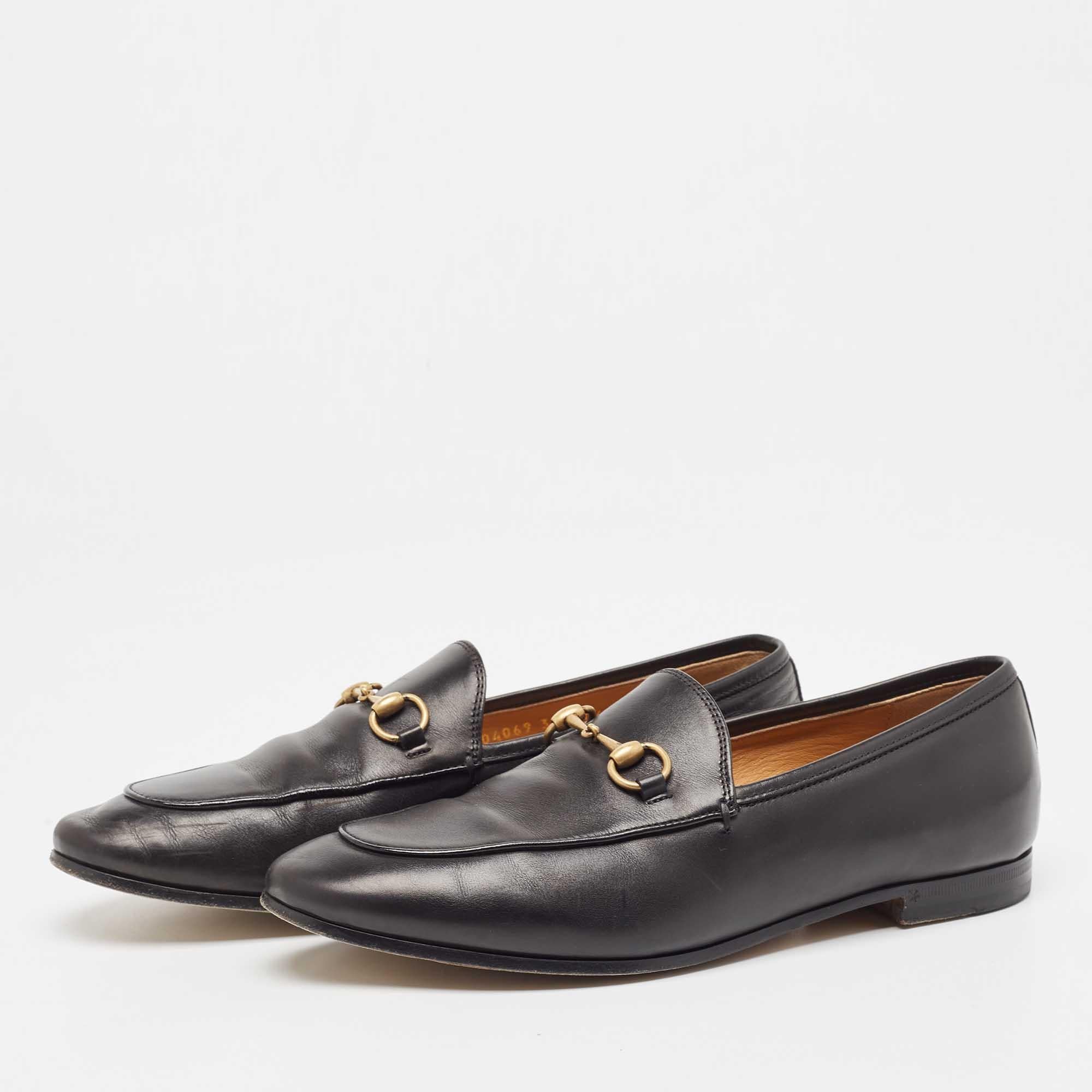 Give your outfit a luxe update with this pair of Gucci black loafers. The shoes are sewn perfectly to help you make a statement in them for a long time.

