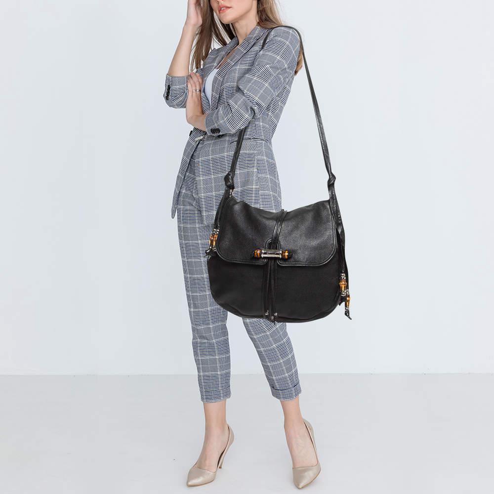 Stylish handbags never fail to make a fashionable impression. Make this designer hobo yours by pairing it with your sophisticated workwear as well as chic casual looks.