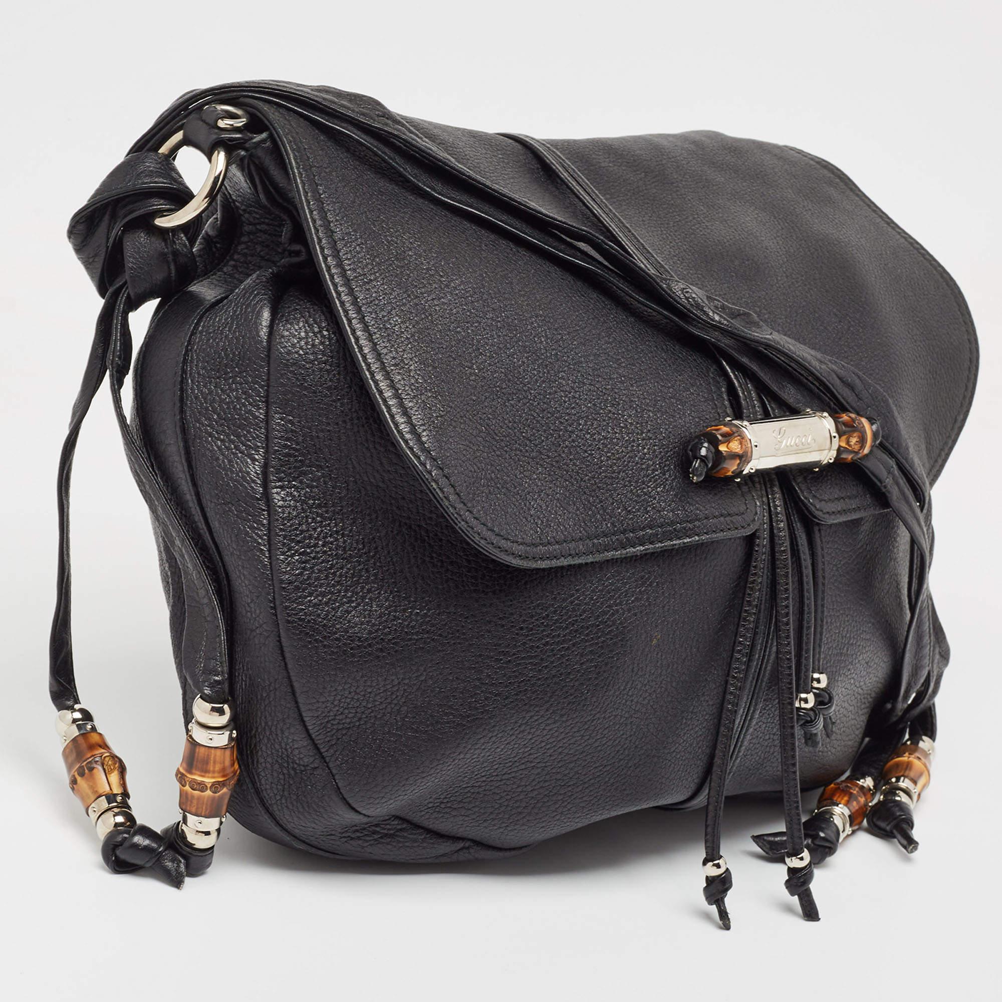 Gucci Black Leather Jungle Flap Hobo In Good Condition In Dubai, Al Qouz 2