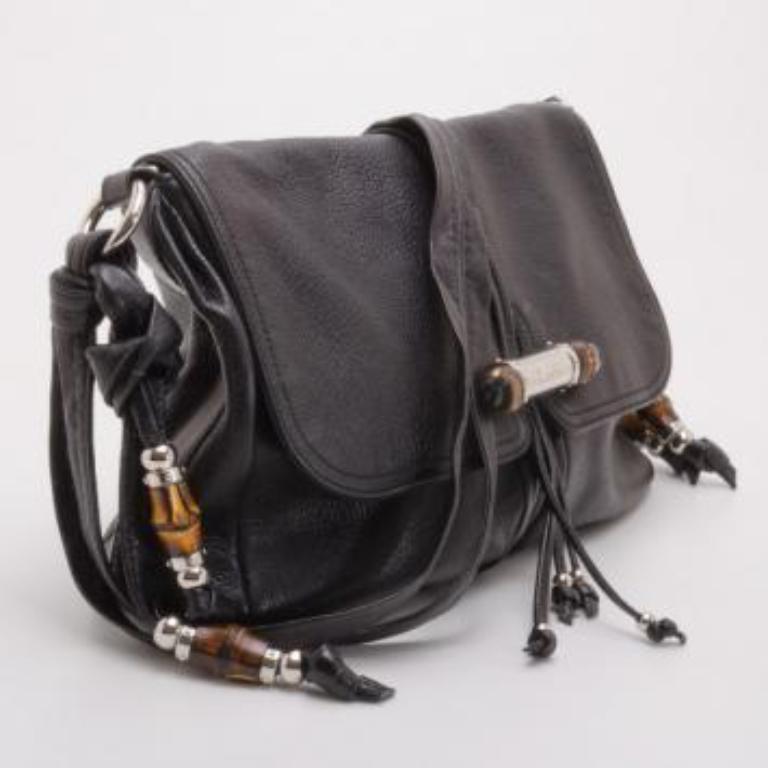 Noir Gucci Black Leather Jungle Messenger en vente