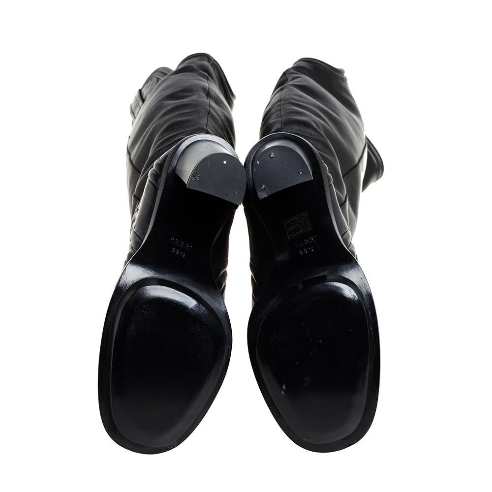 Gucci Black Leather Lifford Knee-Length Boots Size 39.5 In Good Condition In Dubai, Al Qouz 2