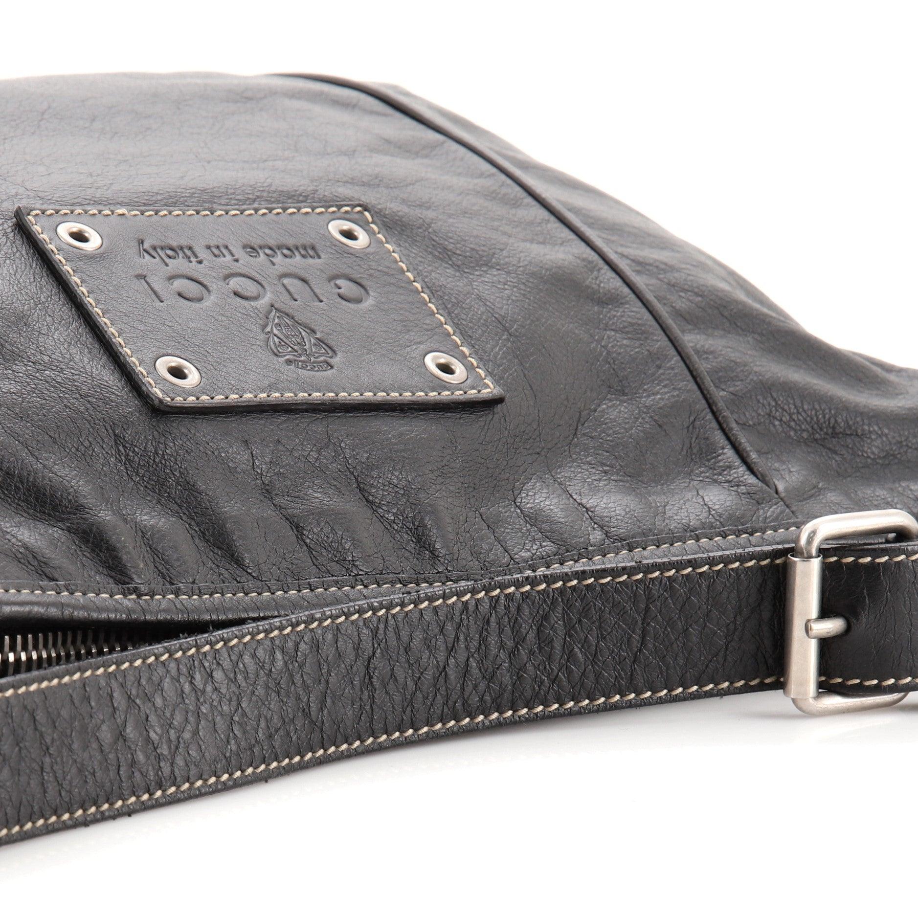 Gucci Medium Messenger Bag aus schwarzem Leder mit Logo Crest und Leder außen Damen im Angebot