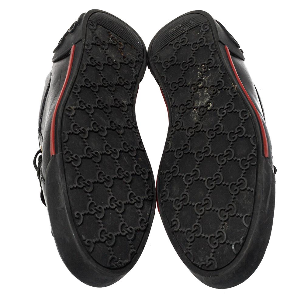 Gucci Black Leather Low Top Sneakers Size 39 In Good Condition In Dubai, Al Qouz 2