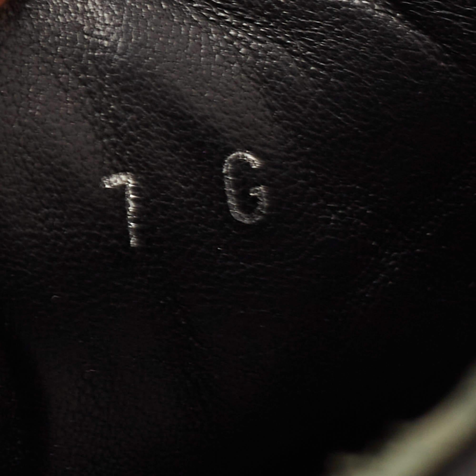 Gucci Scarpe da ginnastica basse in pelle nera misura 41 in vendita 2