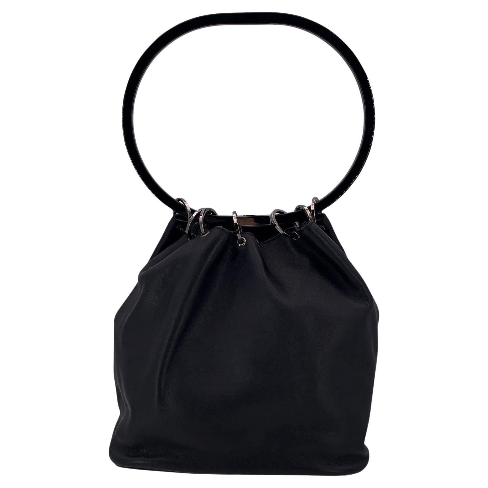 Gucci Borsa a tracolla con manico ovale in pelle nera lucida