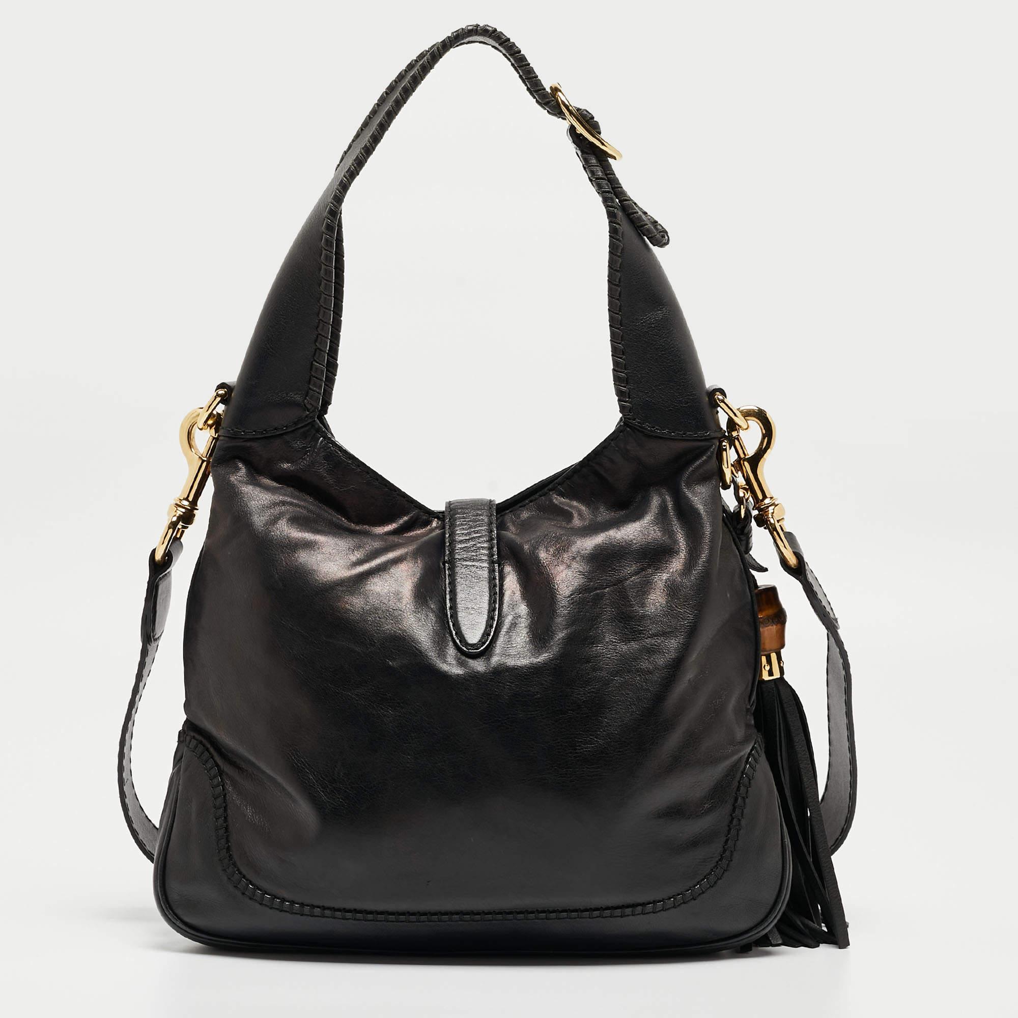 Stylish handbags never fail to make a fashionable impression. Make this designer hobo yours by pairing it with your sophisticated workwear as well as chic casual looks.

Includes: Original Dustbag, Detachable Strap

