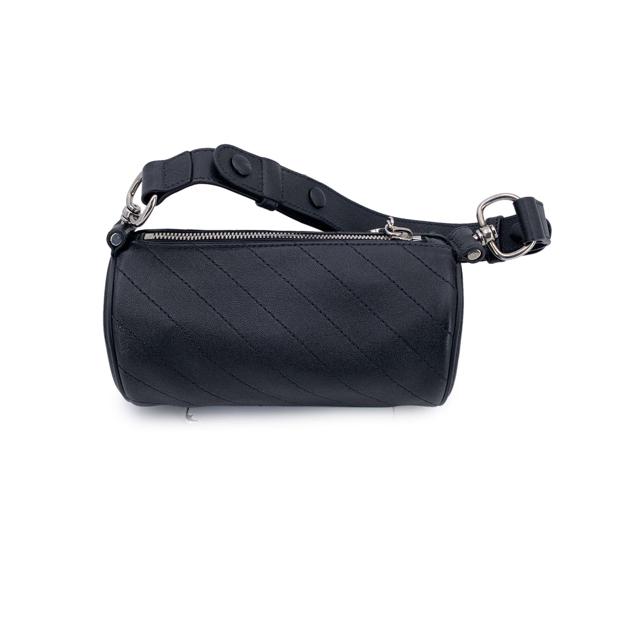 Nero Gucci Borsa a tracolla Mini Blondie a cilindro in pelle nera in vendita
