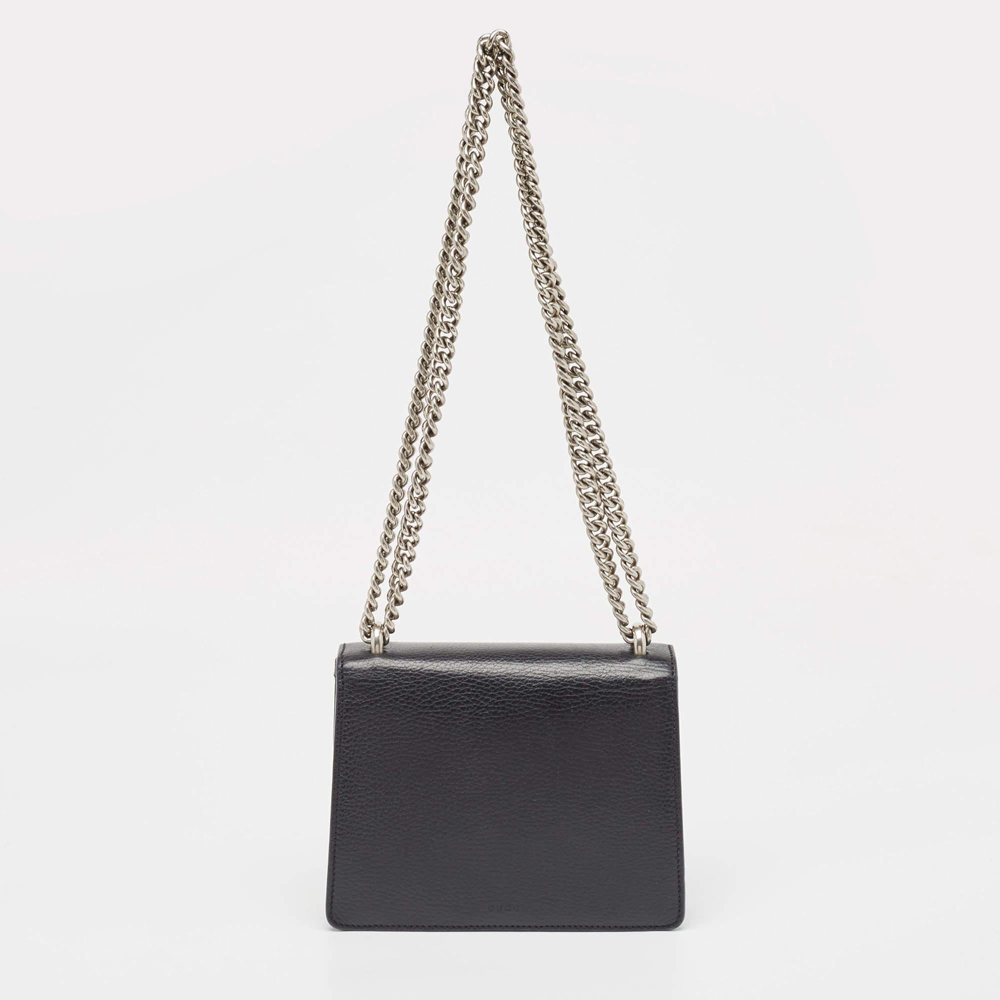 Designer bags are ideal companions for ample occasions! Here we have a fashion-meets-functionality piece crafted with precision. It has been equipped with a well-sized interior that can easily fit all your essentials.

Includes: Brand Dustbag