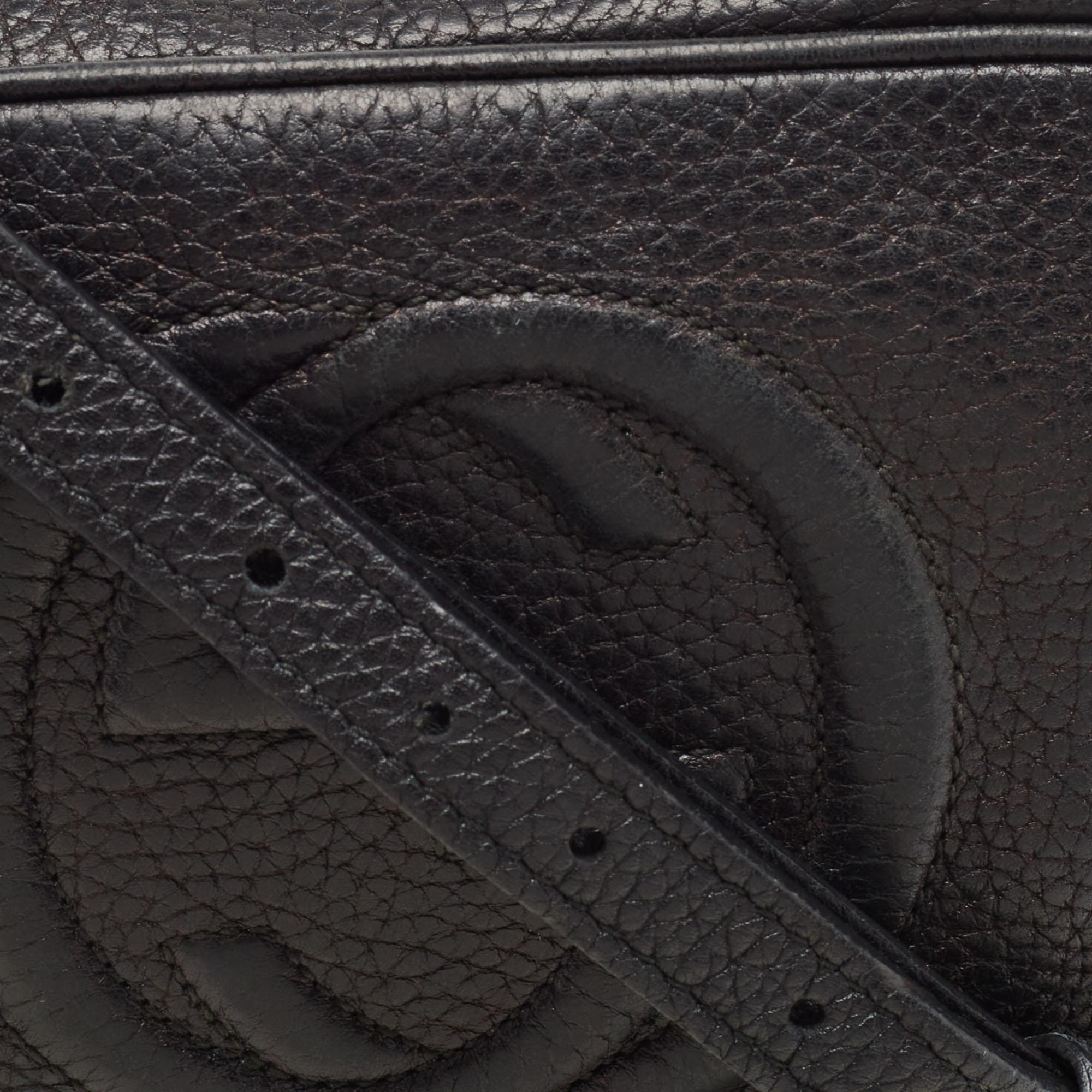 Gucci - Mini sac à bandoulière Soho Disco en cuir noir en vente 9