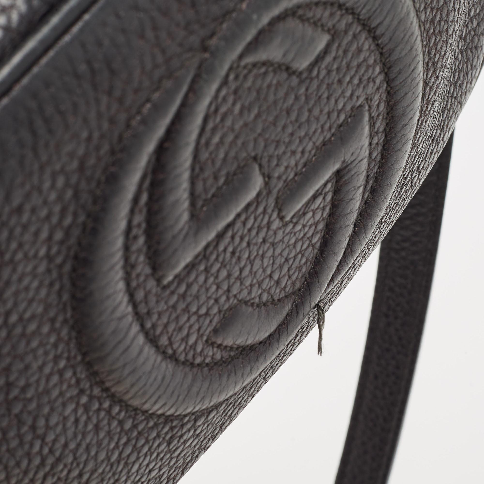 Gucci - Mini sac à bandoulière Soho Disco en cuir noir en vente 11