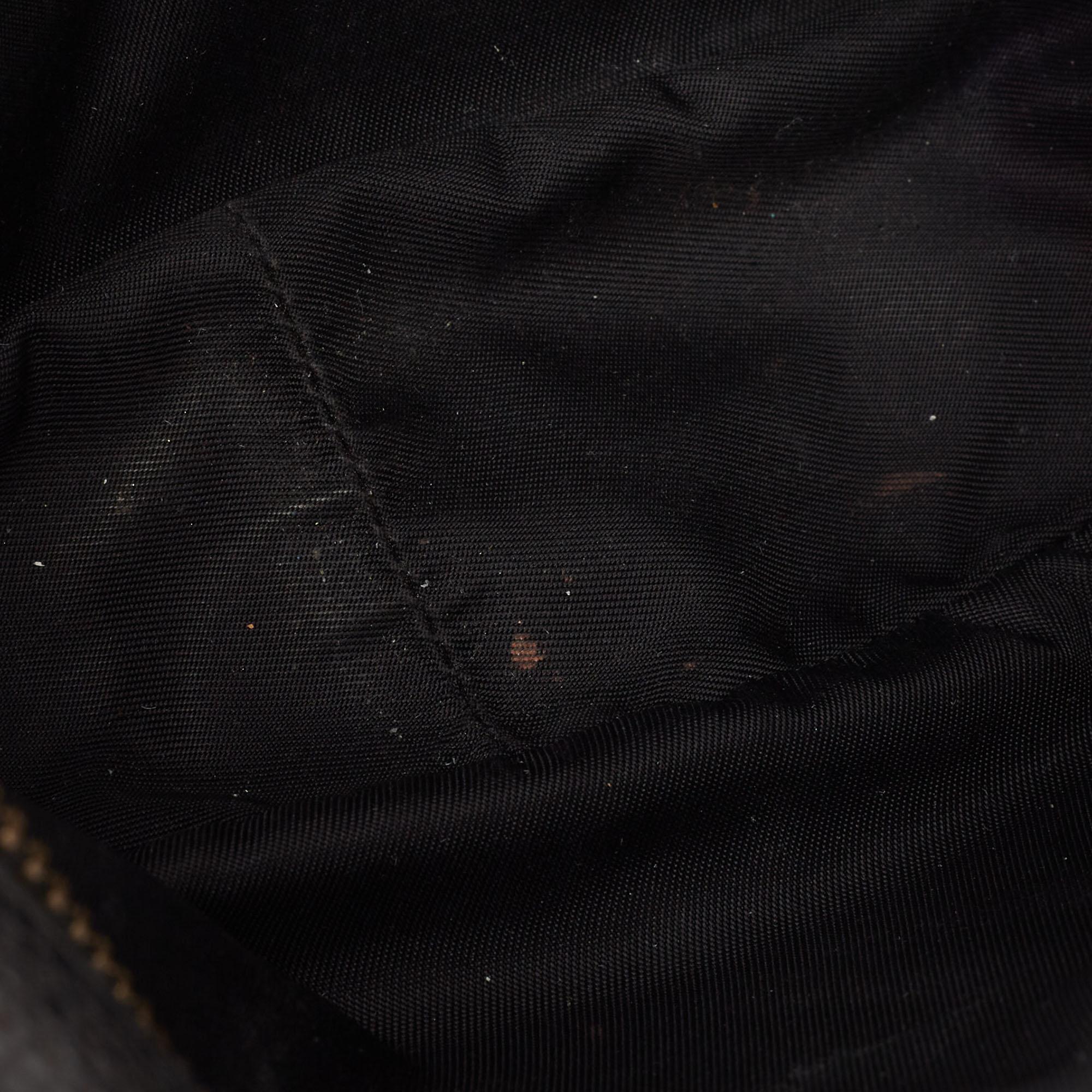 Gucci - Mini sac à bandoulière Soho Disco en cuir noir en vente 2
