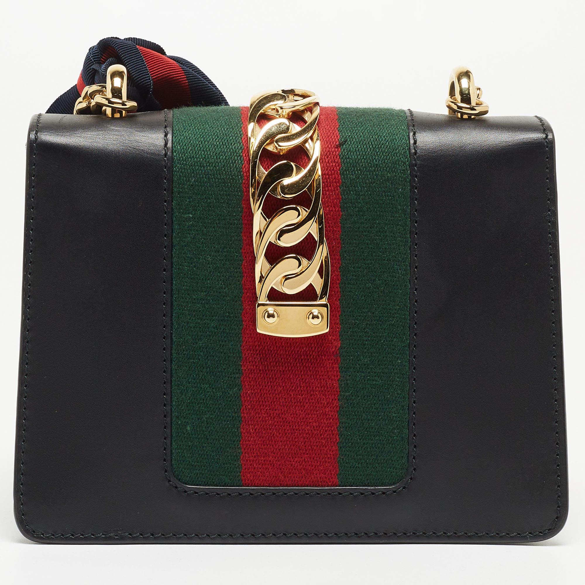 Gucci Black Leather Mini Web Chain Sylvie Crossbody Bag In Good Condition In Dubai, Al Qouz 2