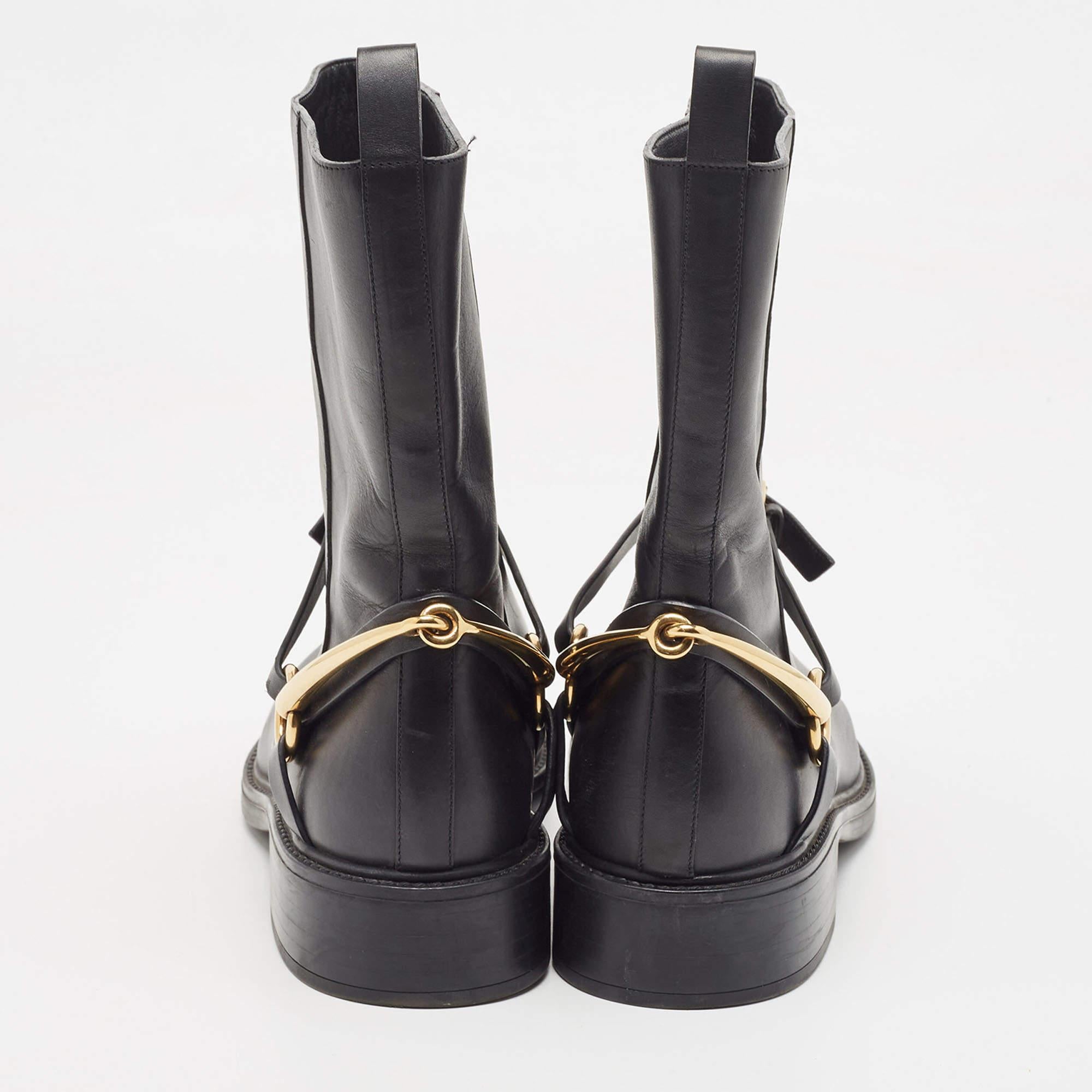 Gucci Black Leather Moto Buckle Detail Ankle Boots Size 39.5 In Excellent Condition In Dubai, Al Qouz 2