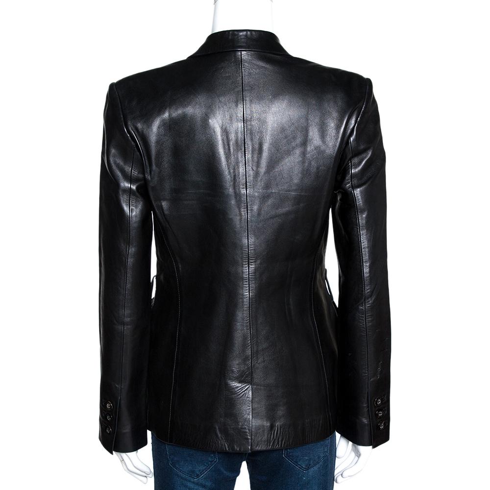 Leather creations have become a fashion centrepiece and those who want to try something exclusive can invest in this Gucci blazer. Make your presence felt with this elegant blazer made of quality leather. It comes with front button closure, pockets