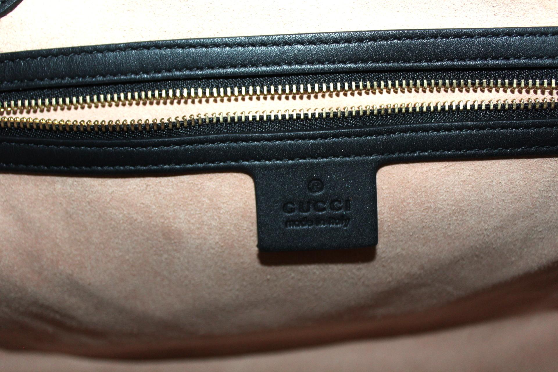 Gucci Tasche aus schwarzem Leder mit Vorhängeschloss 2