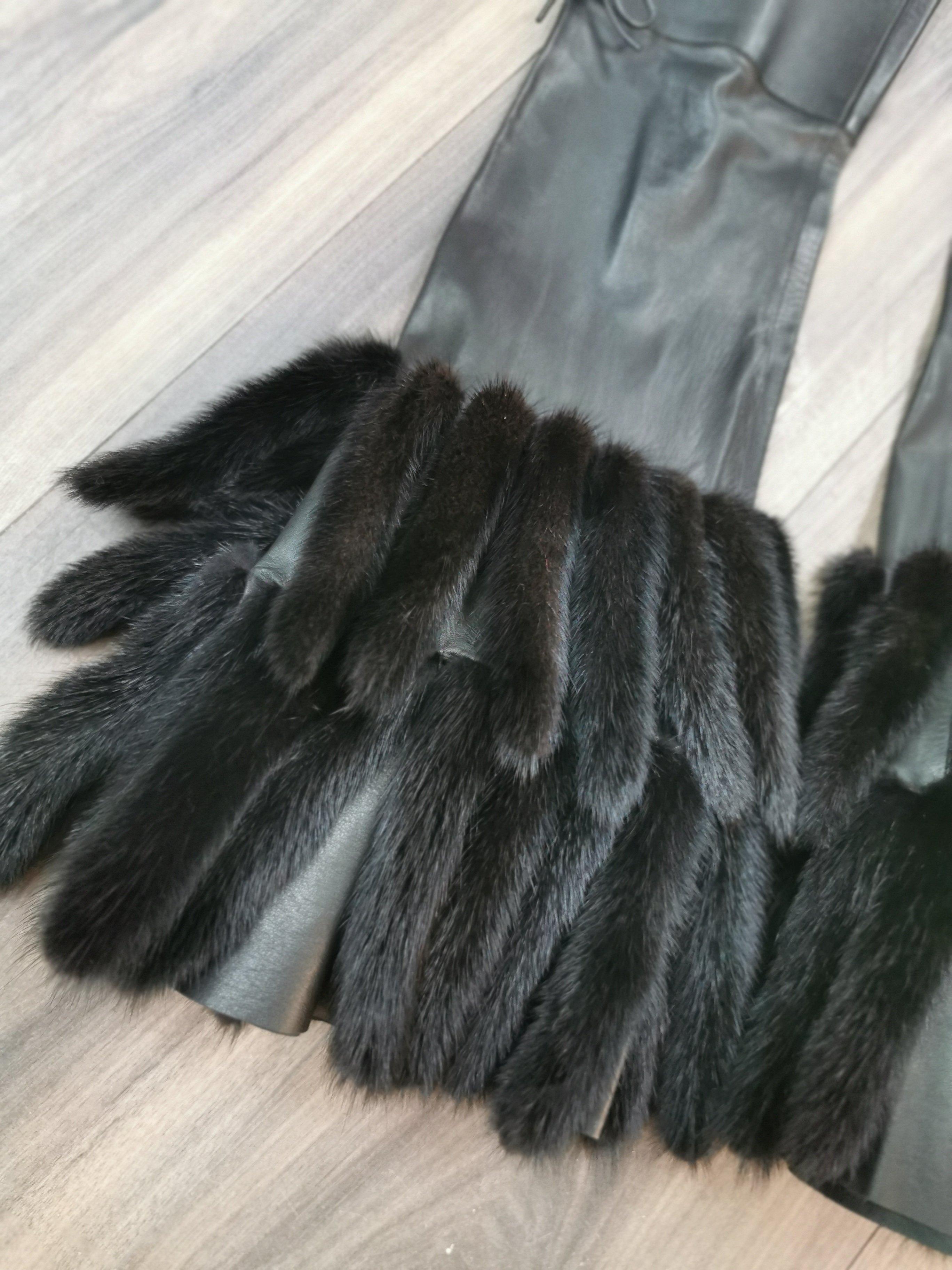 Black gucci black leather pants with mink fur size 40