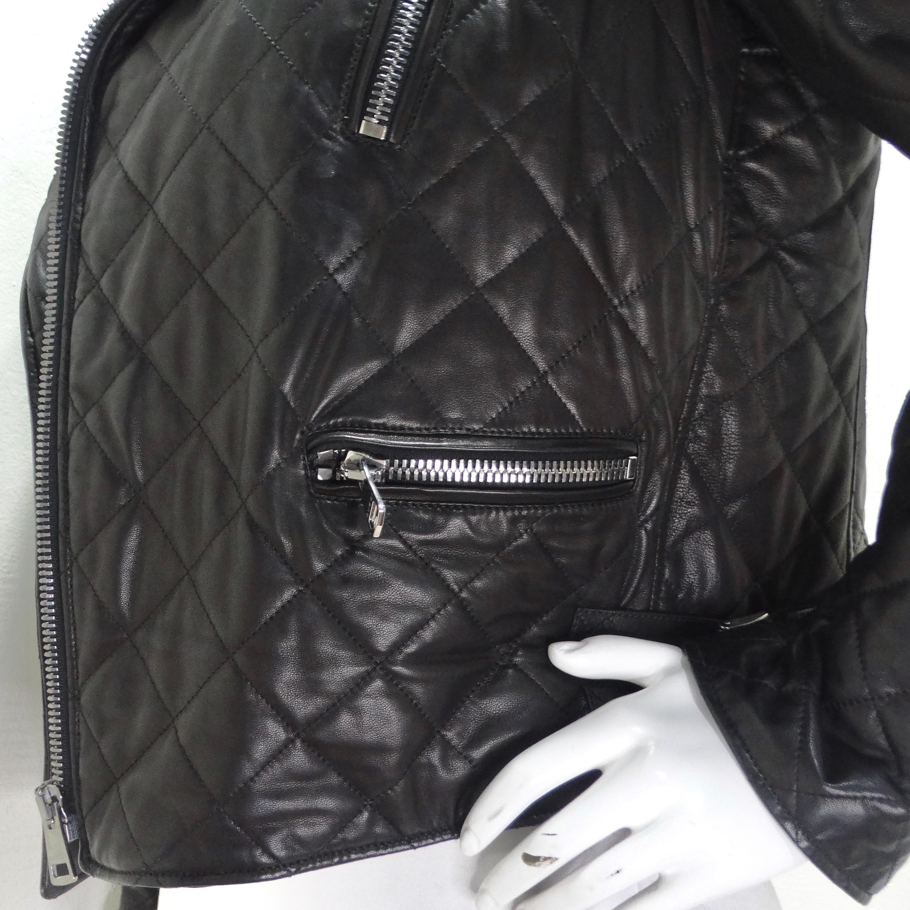 Gucci Moto-Jacke aus schwarzem Leder mit Perlen-Logo im Angebot 7